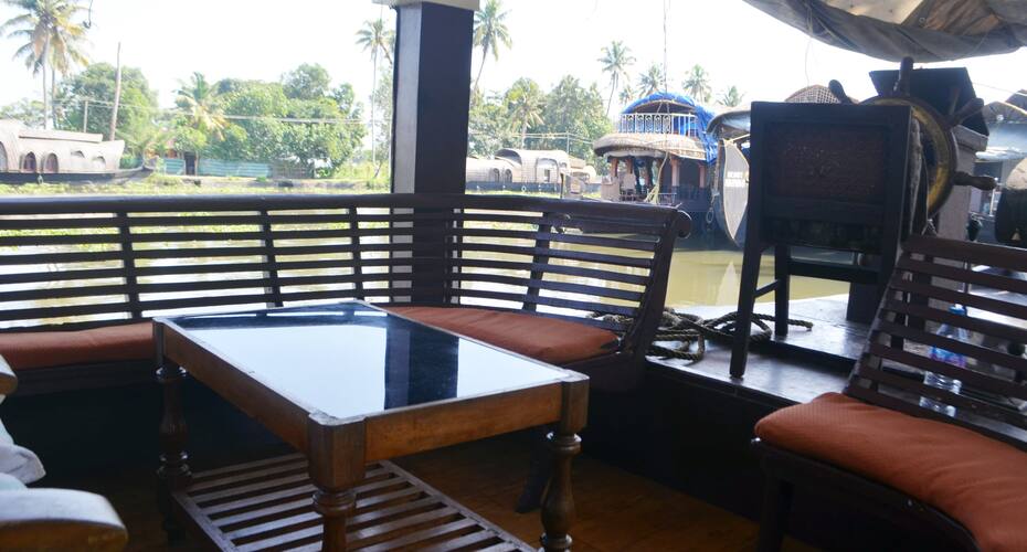 Gurudevan Houseboat, Alleppey 5